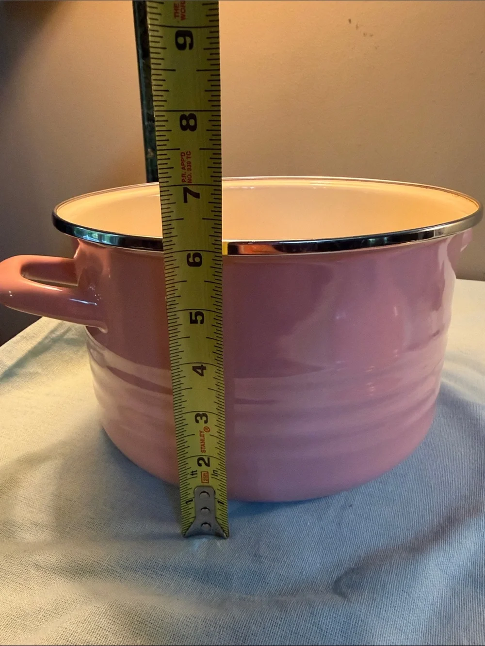 ATELIER CHEFS Pink Enamel Covered Dutch Oven - Classic Cookware
